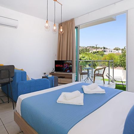 Meryl - Coralli Beachfront Apartment Protarász Kültér fotó